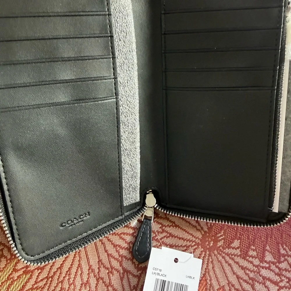 Coach Black Wallet - Picture 6 of 7